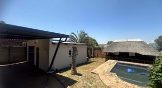 Newly renovated 3 Bedroom house with Pool & Lapa