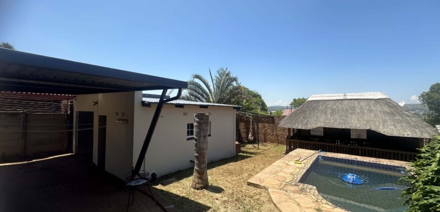 Newly renovated 3 Bedroom house with Pool & Lapa