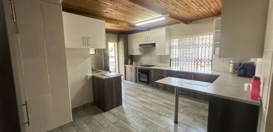 Newly renovated 3 Bedroom house with Pool & Lapa