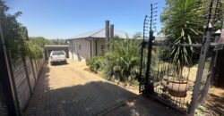 Newly renovated 3 Bedroom house with Pool & Lapa